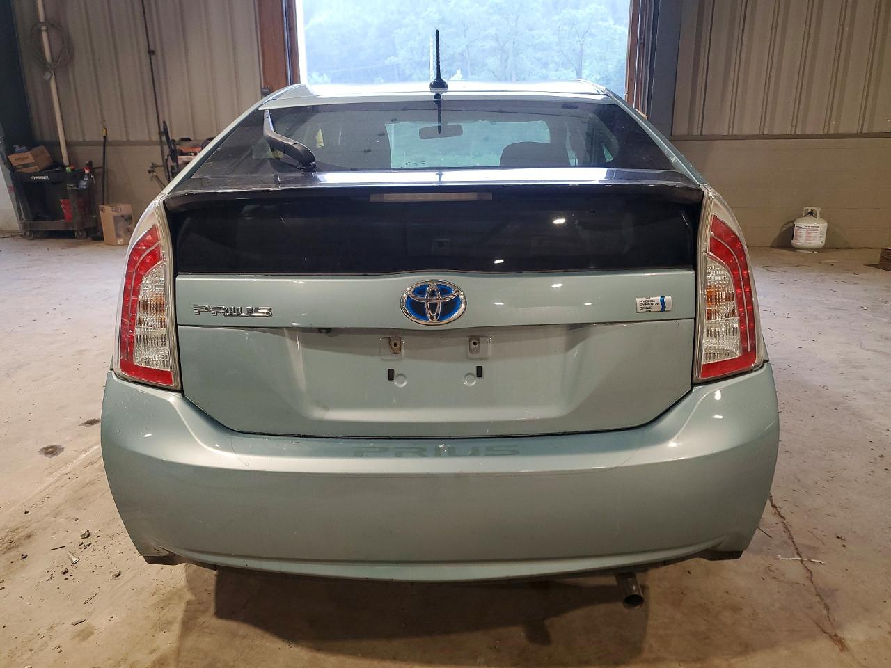 2014 Toyota Prius Three Синий vin: JTDKN3DU3E1815061