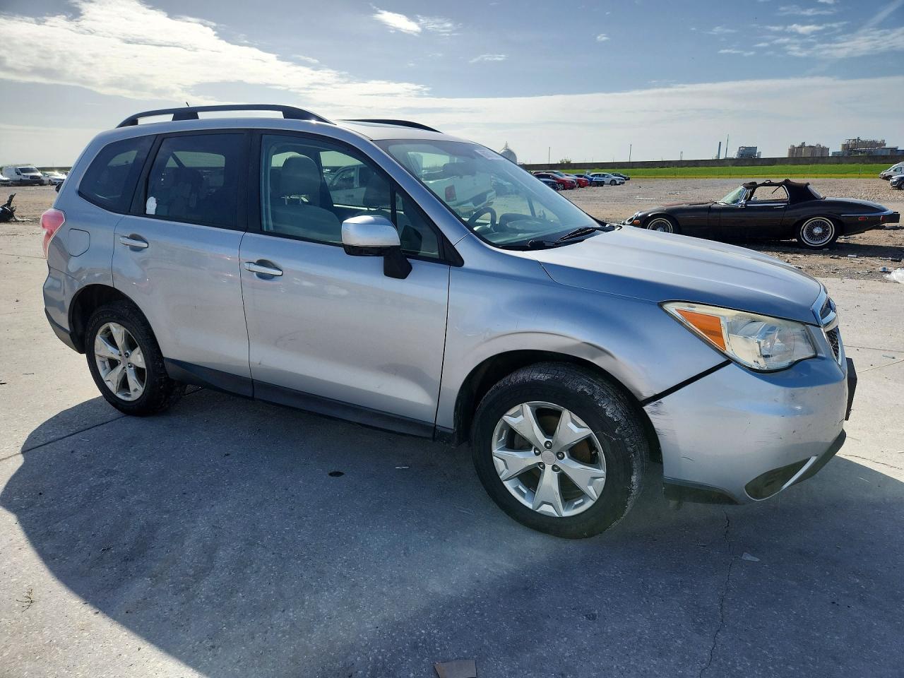 2015 Subaru Forester 2.5i Premium Silver vin: JF2SJADC6FH568278