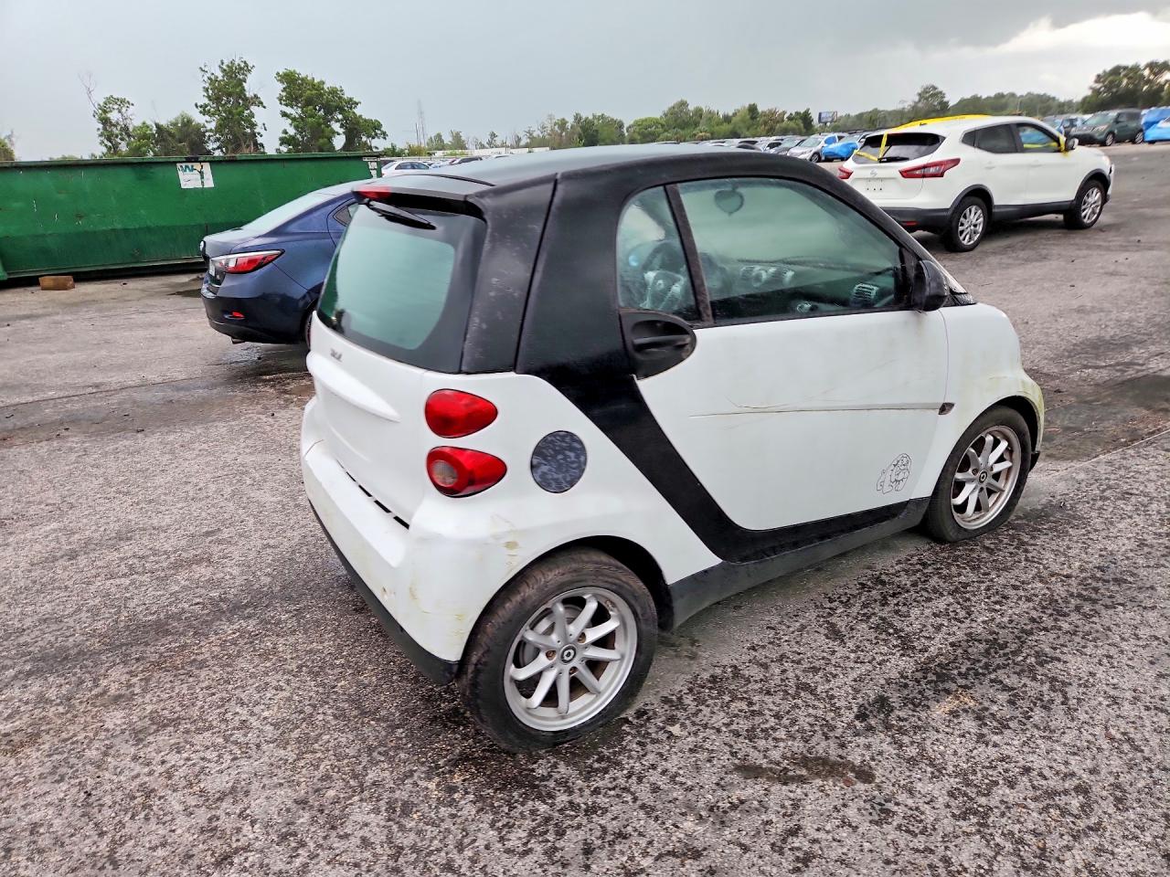 2009 Smart Fortwo Pure White vin: WMEEJ31X39K210210