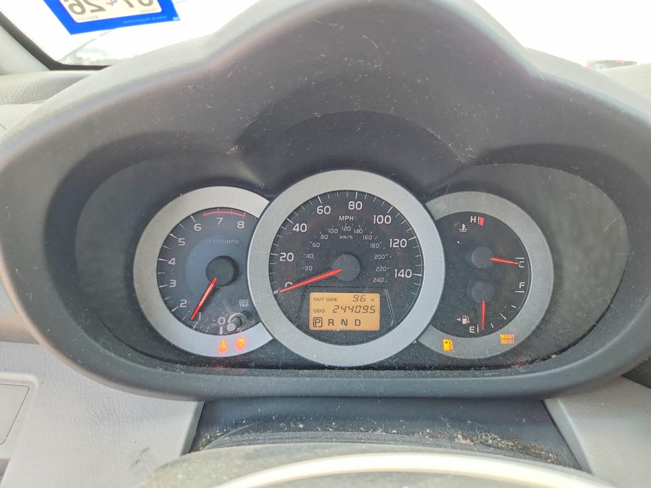 2008 Toyota Rav4 Base White vin: JTMBK33V985043746