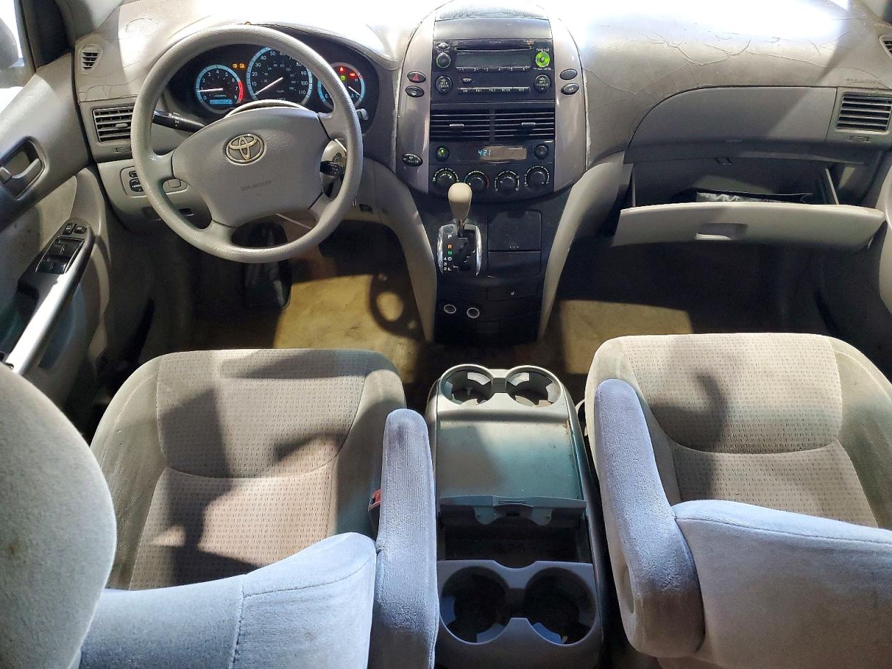 2009 Toyota Sienna Ce 8-passenger Silver vin: 5TDZK23C19S255706