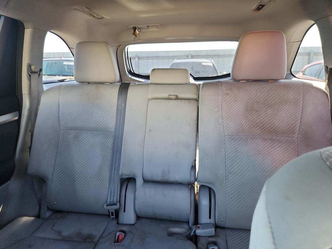 2014 Toyota Highlander Le Silver vin: 5TDZARFH4ES007138