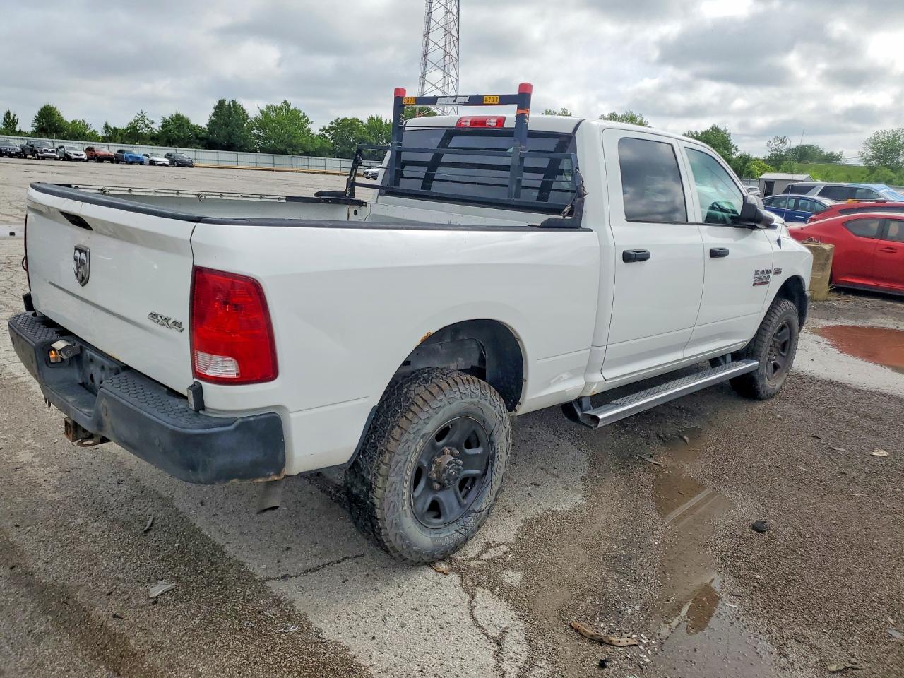 2014 Ram 2500 St White vin: 3C6TR5CT5EG207628