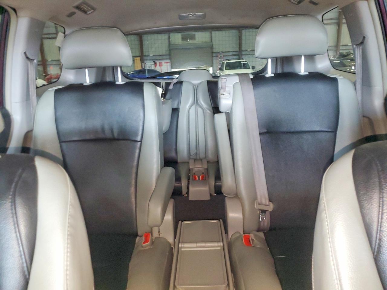 2011 Toyota Highlander Base Темно-бордовый vin: 5TDBK3EH3BS065444