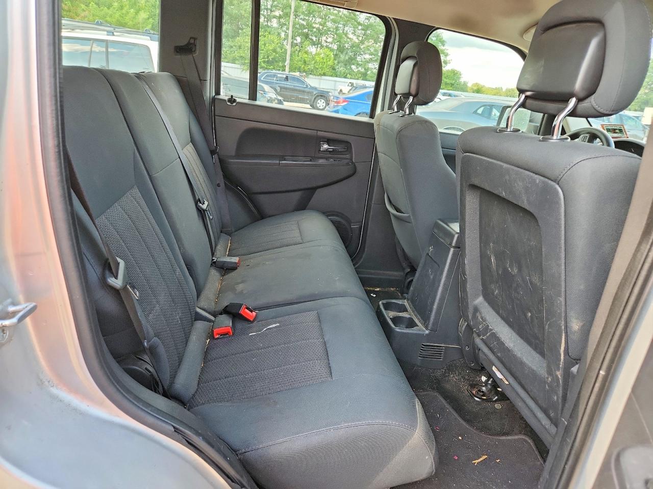 2012 Jeep Liberty Sport Silver vin: 1C4PJMAK1CW173417
