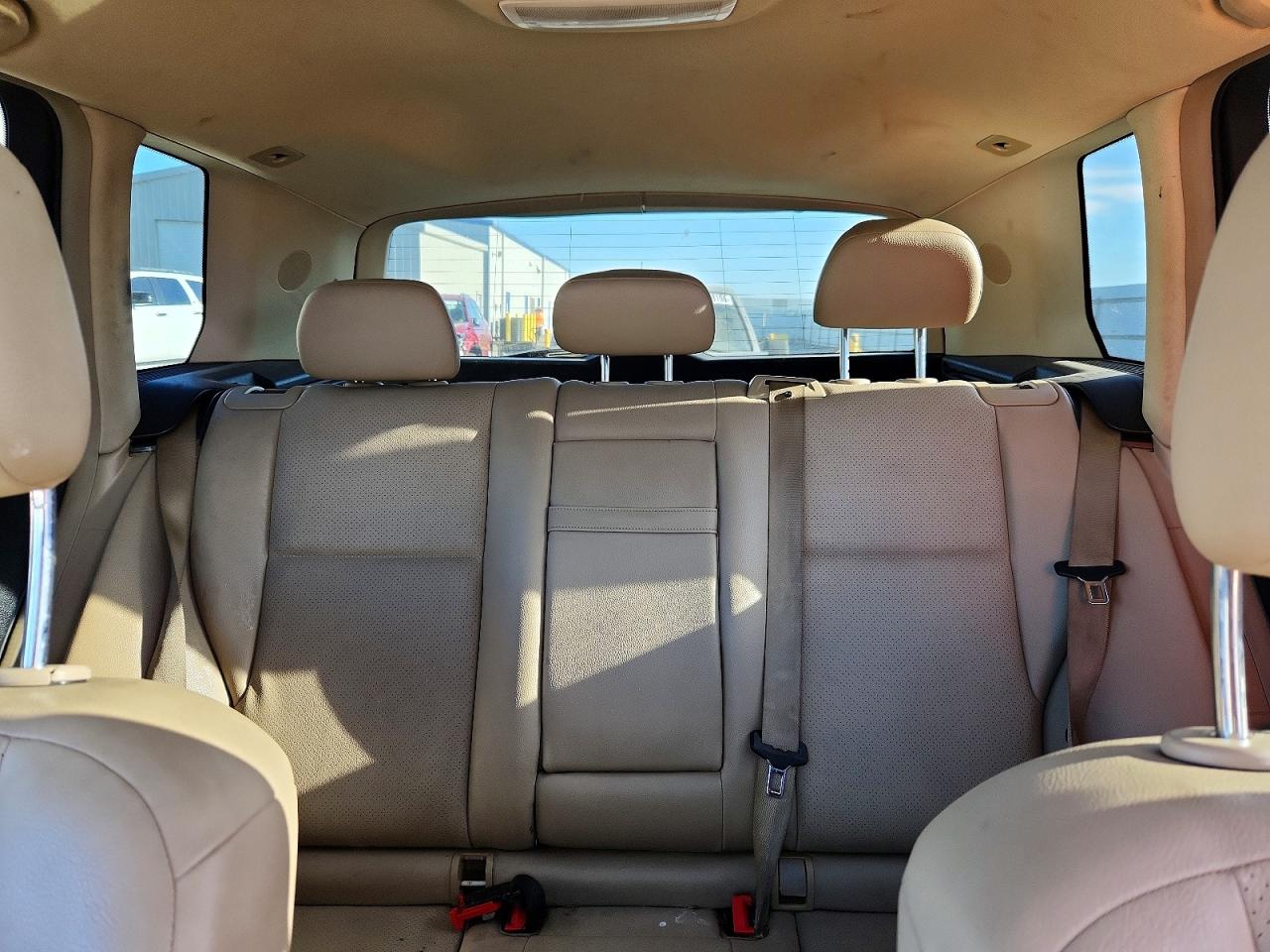 2010 Mercedes-benz Glk 350 White vin: WDCGG5GB6AF508657