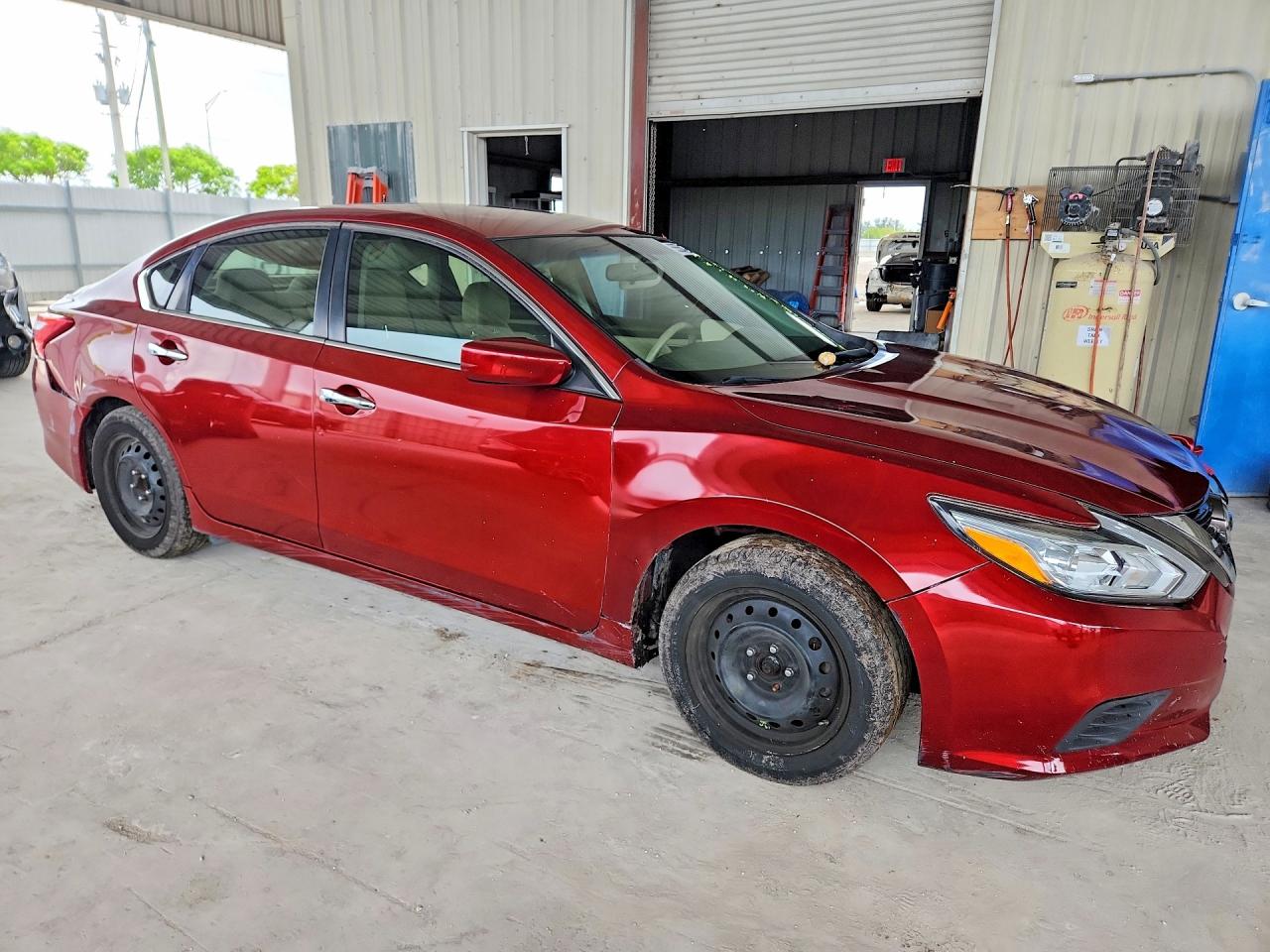 2016 Nissan Altima 2.5 S Red vin: 1N4AL3AP0GN325002