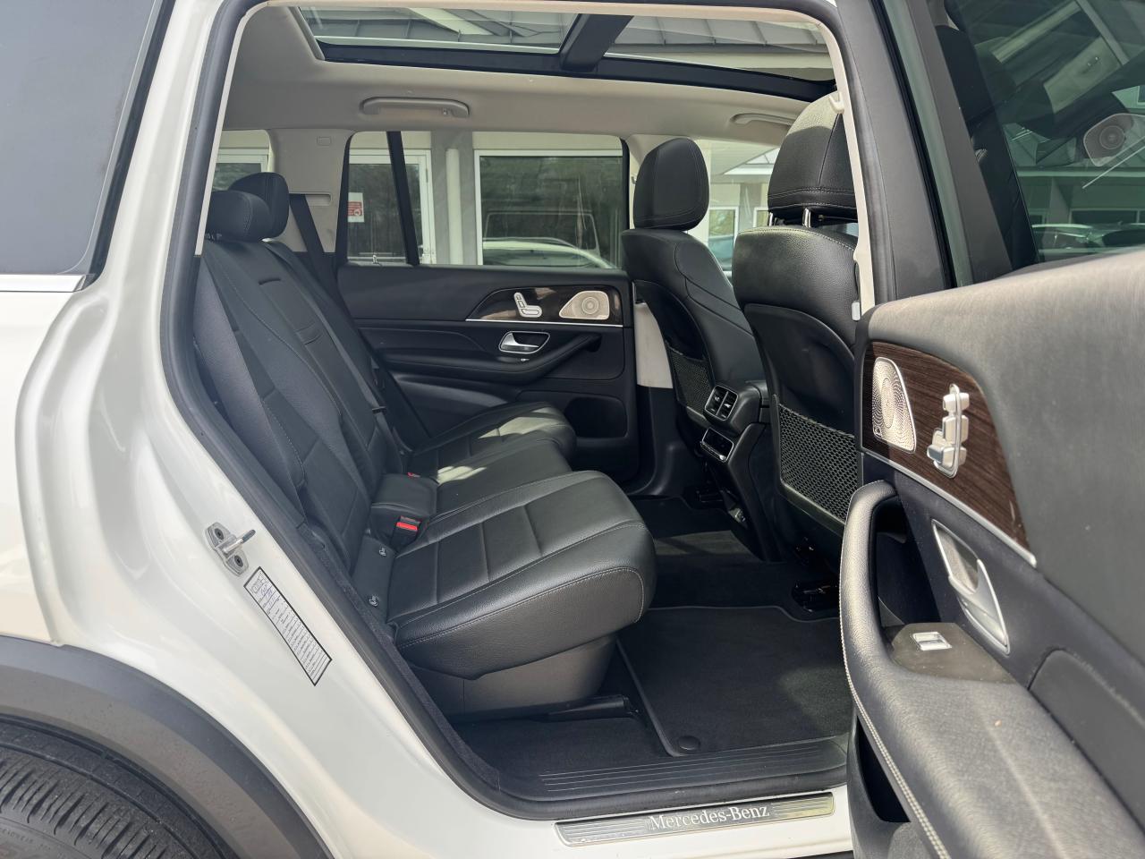 2024 Mercedes-benz Gls 450 4matic White vin: 4JGFF5KE4RB041758