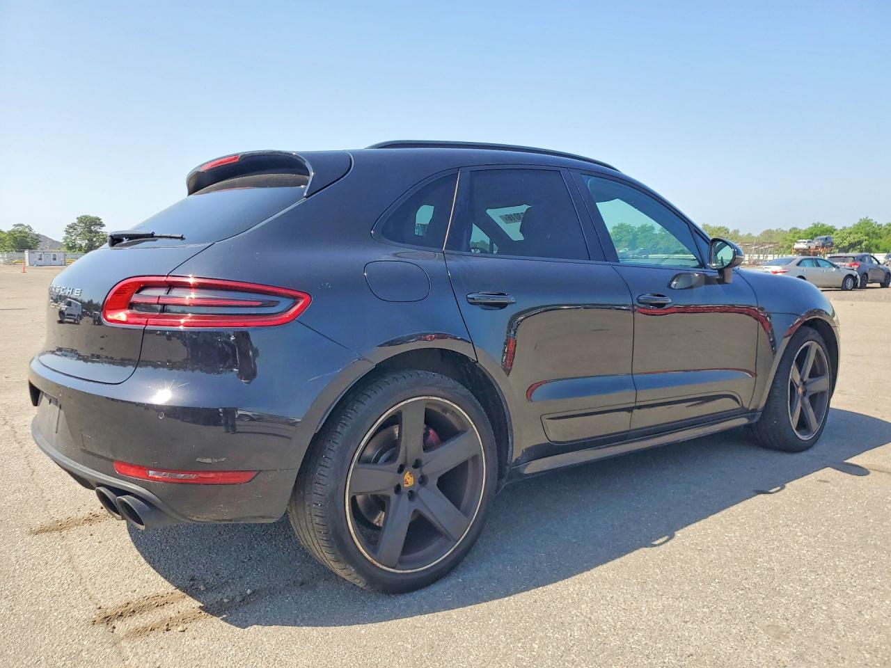 2015 Porsche Macan Turbo Black vin: WP1AF2A54FLB47825