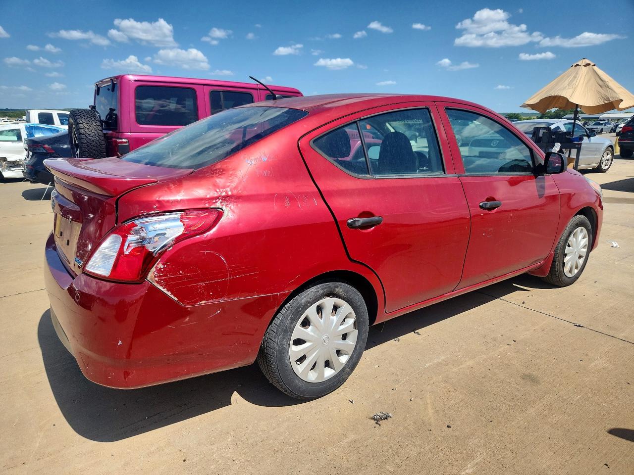 2015 Nissan Versa 1.6 S Plus Красный vin: 3N1CN7AP3FL950418