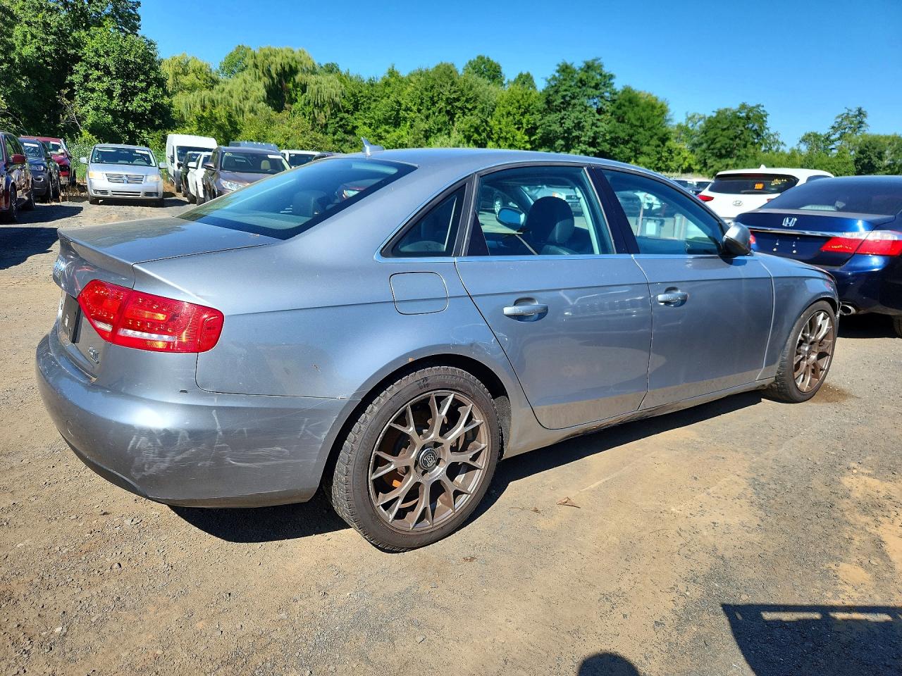 2011 Audi A4 Premium Plus Серебряный vin: WAUFFAFL7BN029000