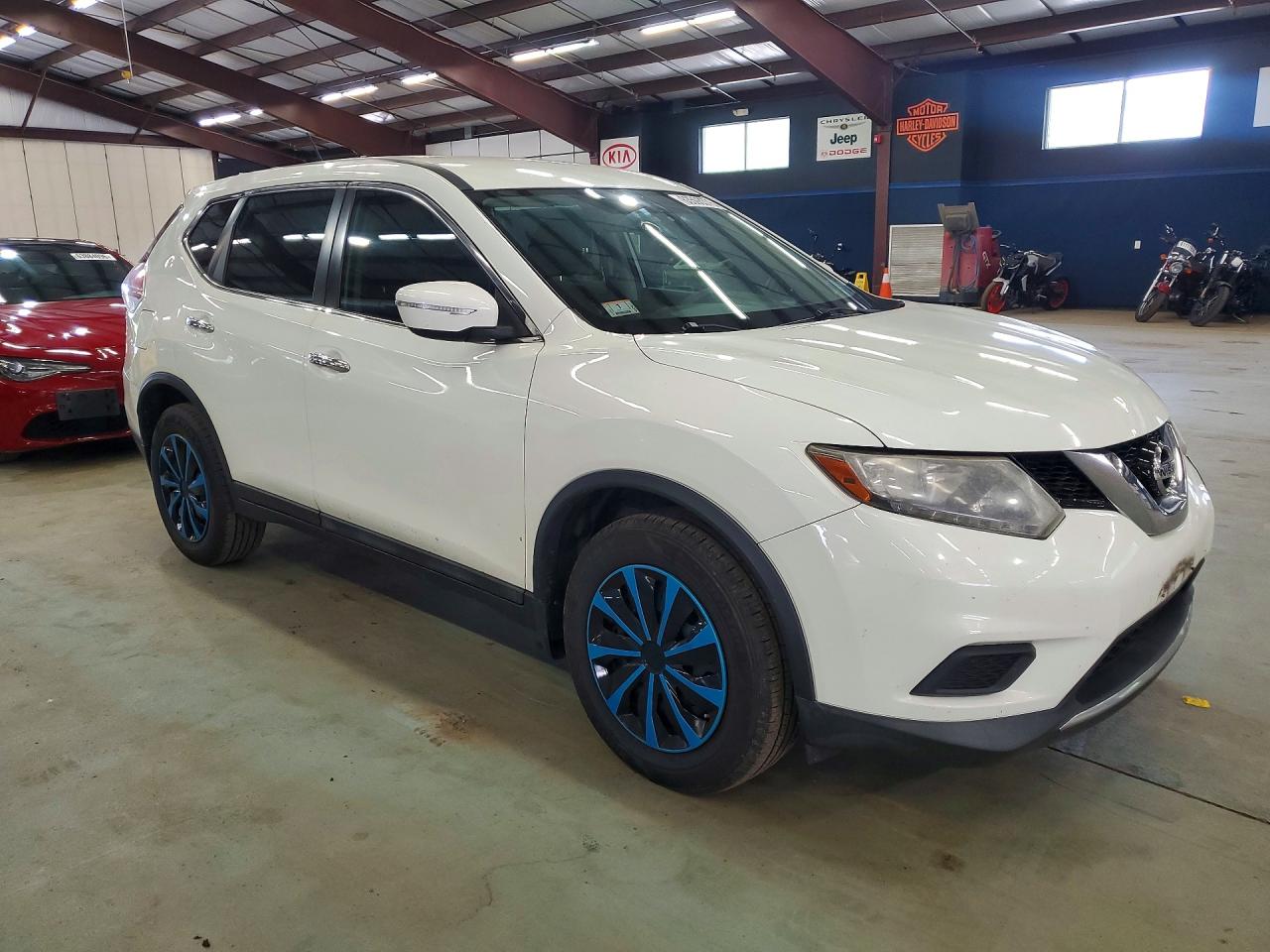 2015 Nissan Rogue S White vin: KNMAT2MV7FP589481
