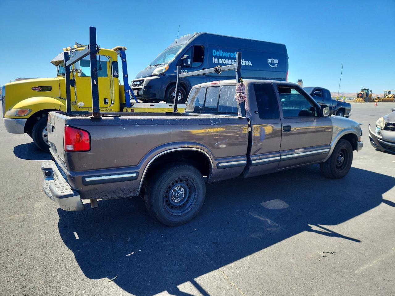 1998 Chevrolet S Truck S10 Brown vin: 1GCCS19X4W8129317