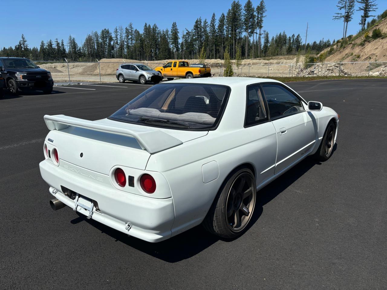 1993 Nissan Skyline White vin: HCR32283940