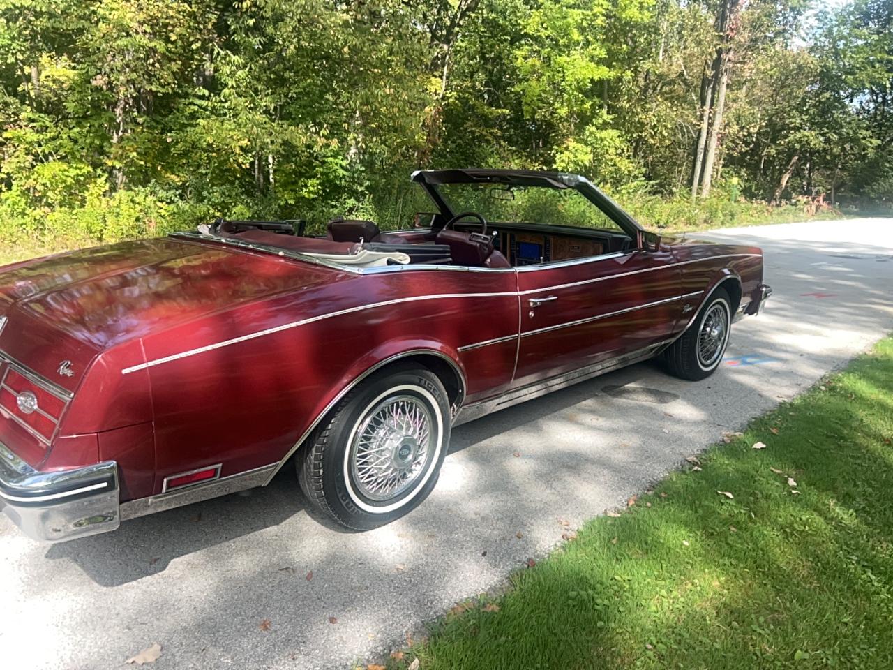 1985 Buick Riviera Maroon vin: 1G4EZ67Y5FE447506