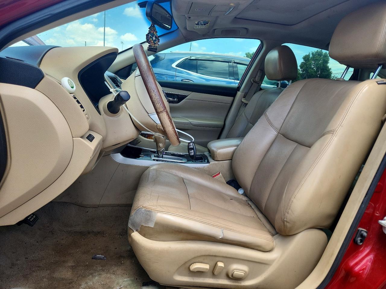 2014 Nissan Altima 2.5 Red vin: 1N4AL3AP7EC415160