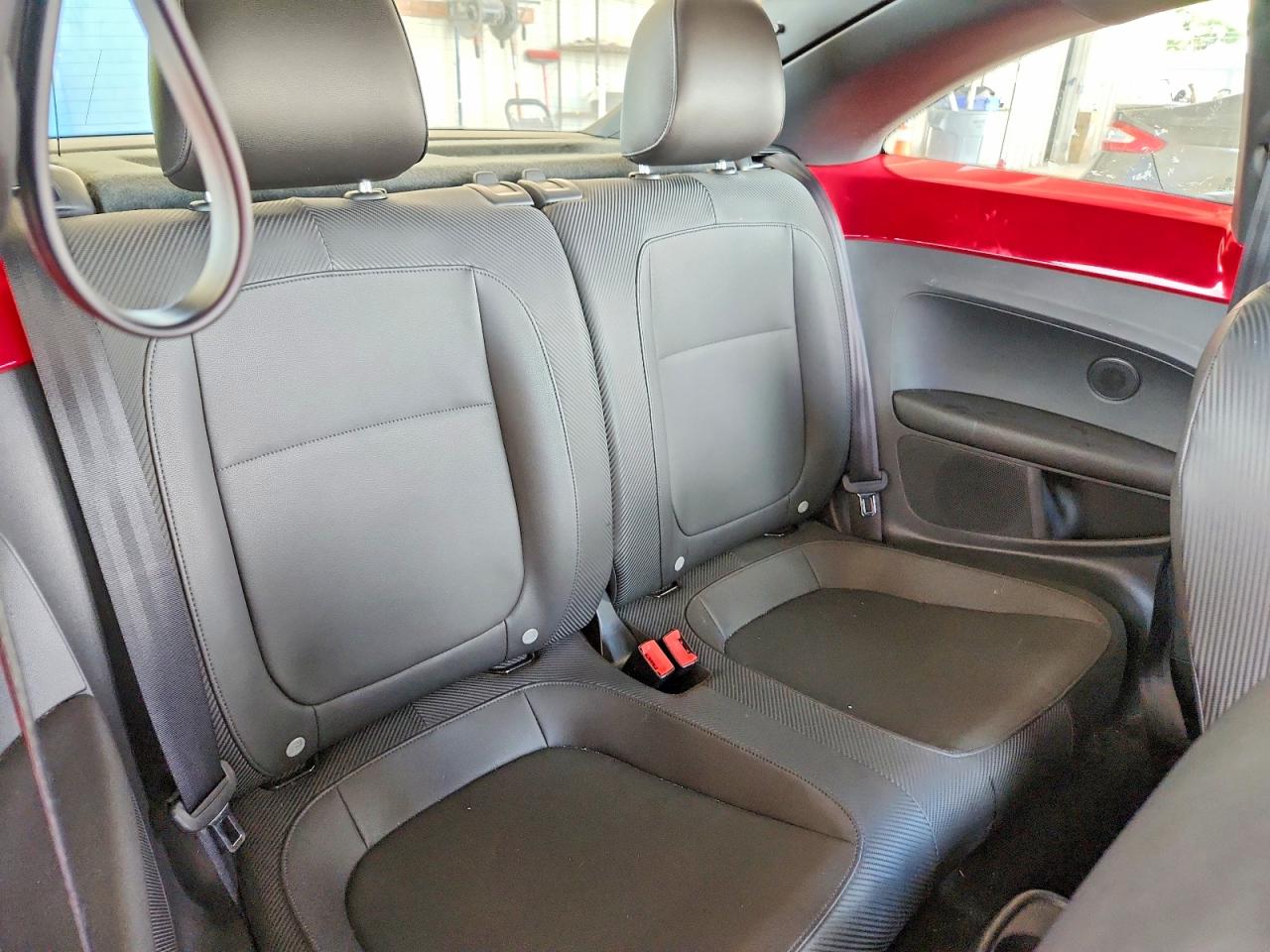2014 Volkswagen Beetle Red vin: 3VWJX7ATXEM606912
