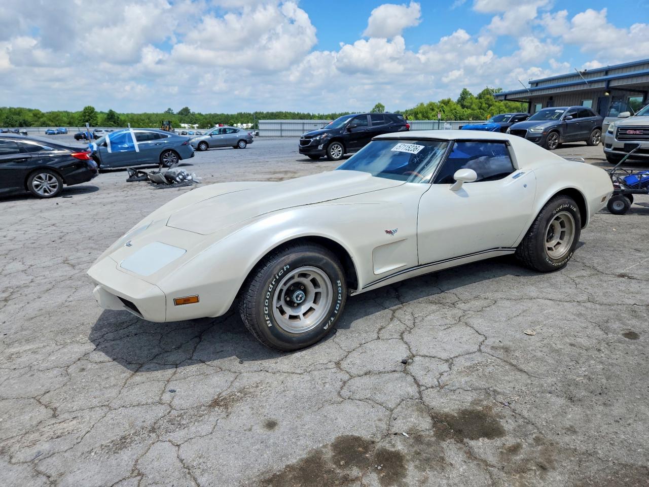 1977 Chevrolet Corvette White vin: 1Z37L7S438496
