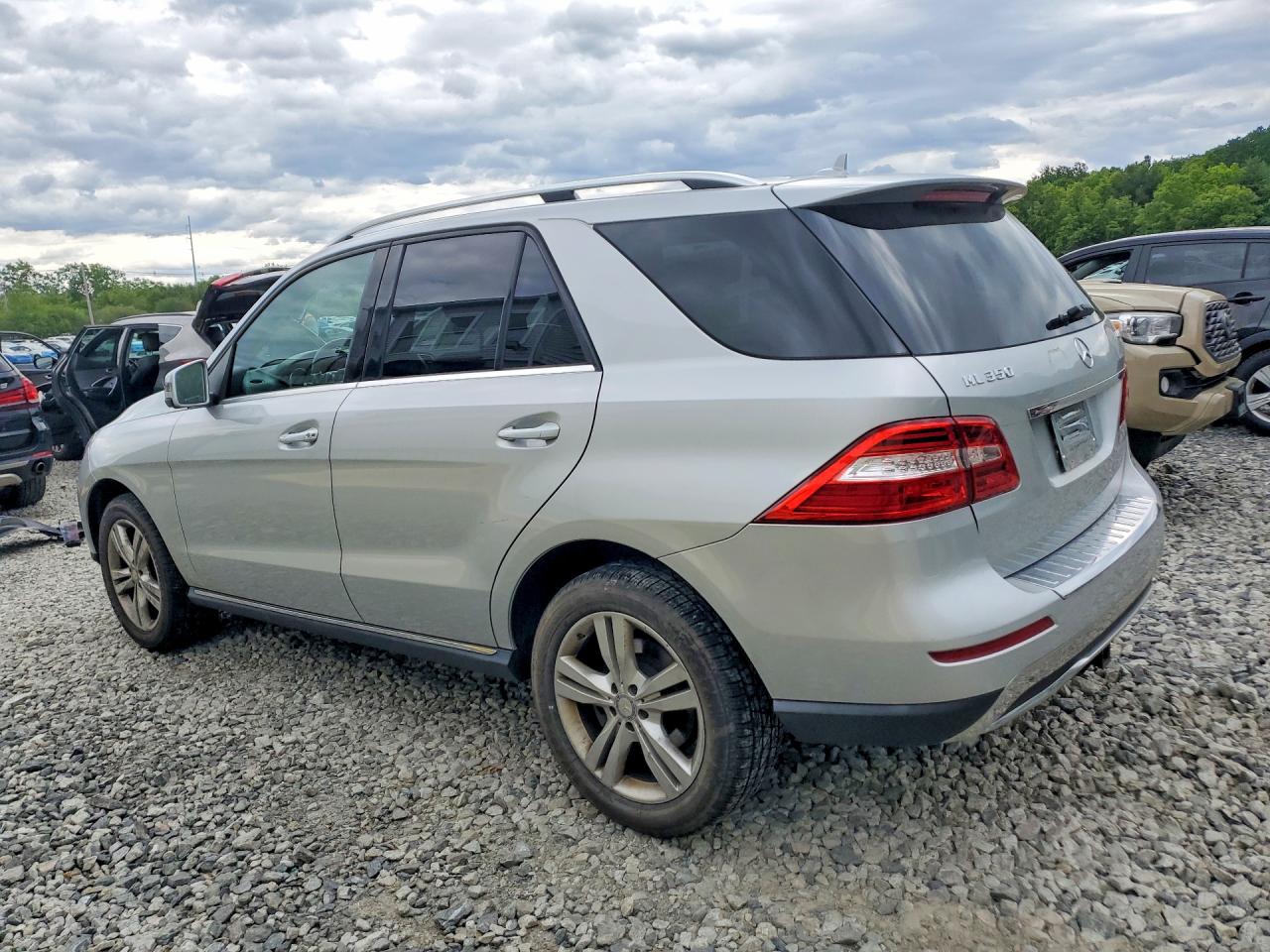 2015 Mercedes-benz Ml 350 4matic Серебряный vin: 4JGDA5HB9FA503770
