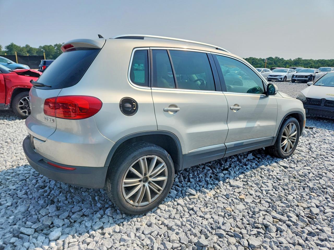 2012 Volkswagen Tiguan S Silver vin: WVGAV7AX0CW536955