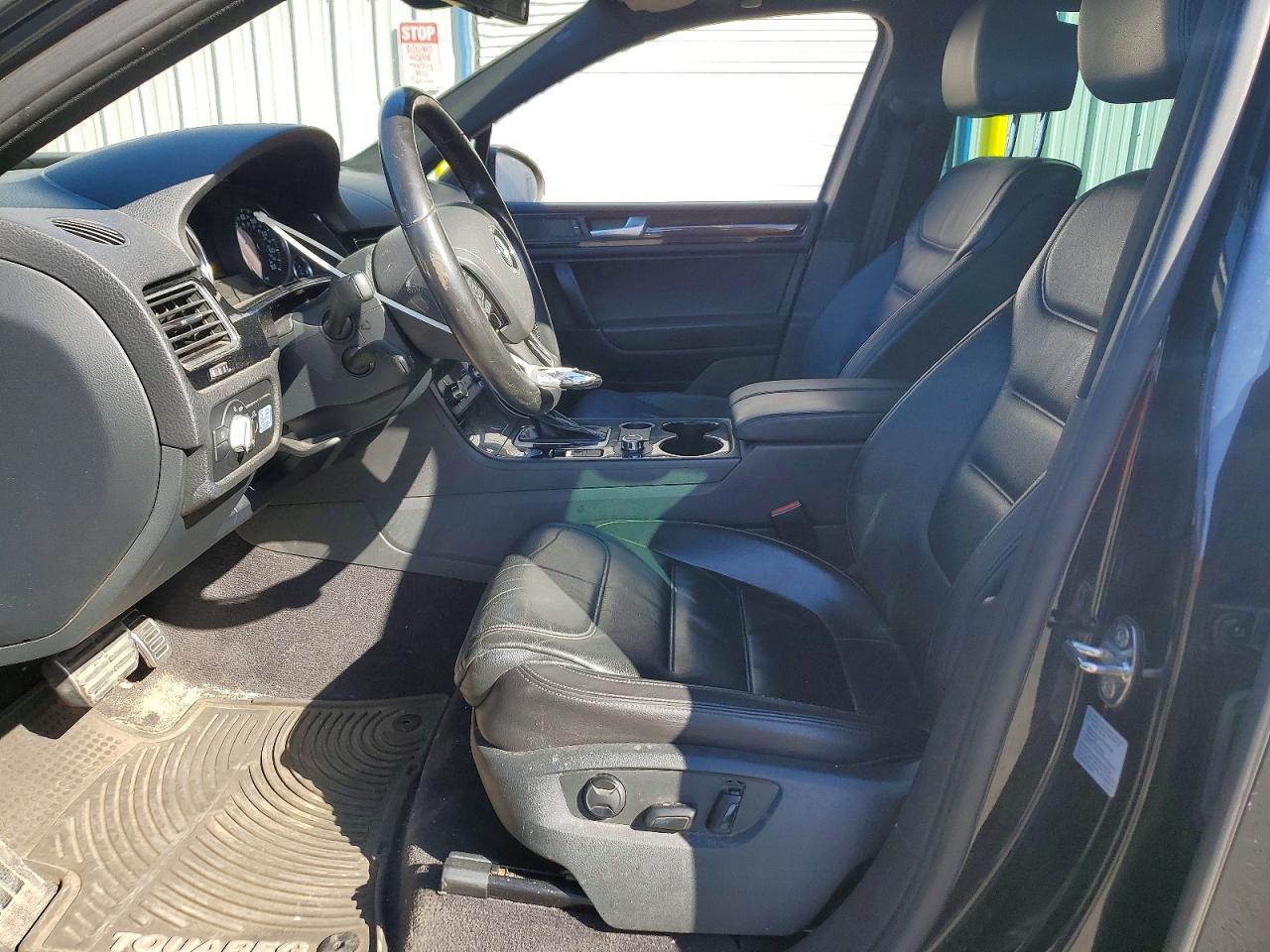 2014 Volkswagen Touareg V6 Tdi Black vin: WVGEP9BP5ED012298