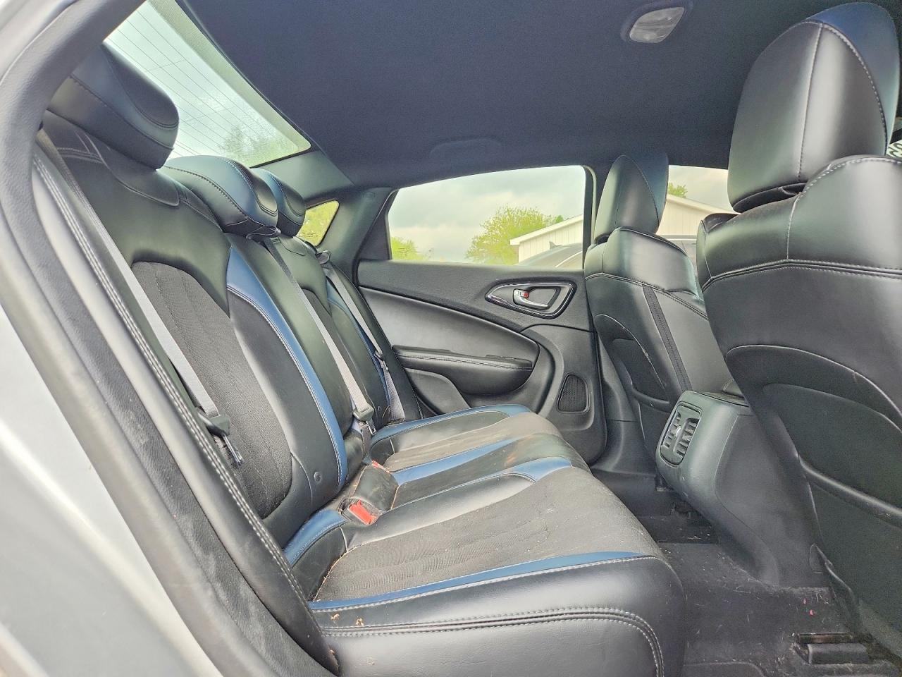 2015 Chrysler 200 S Silver vin: 1C3CCCBB2FN559716