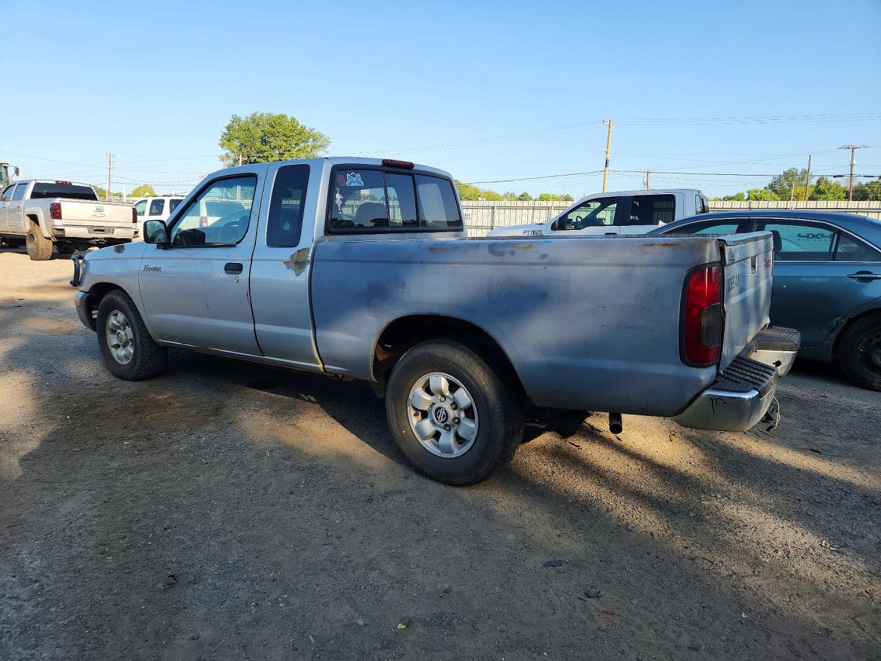 2000 Nissan Frontier Xe Серебряный vin: 1N6DD26S9YC414380