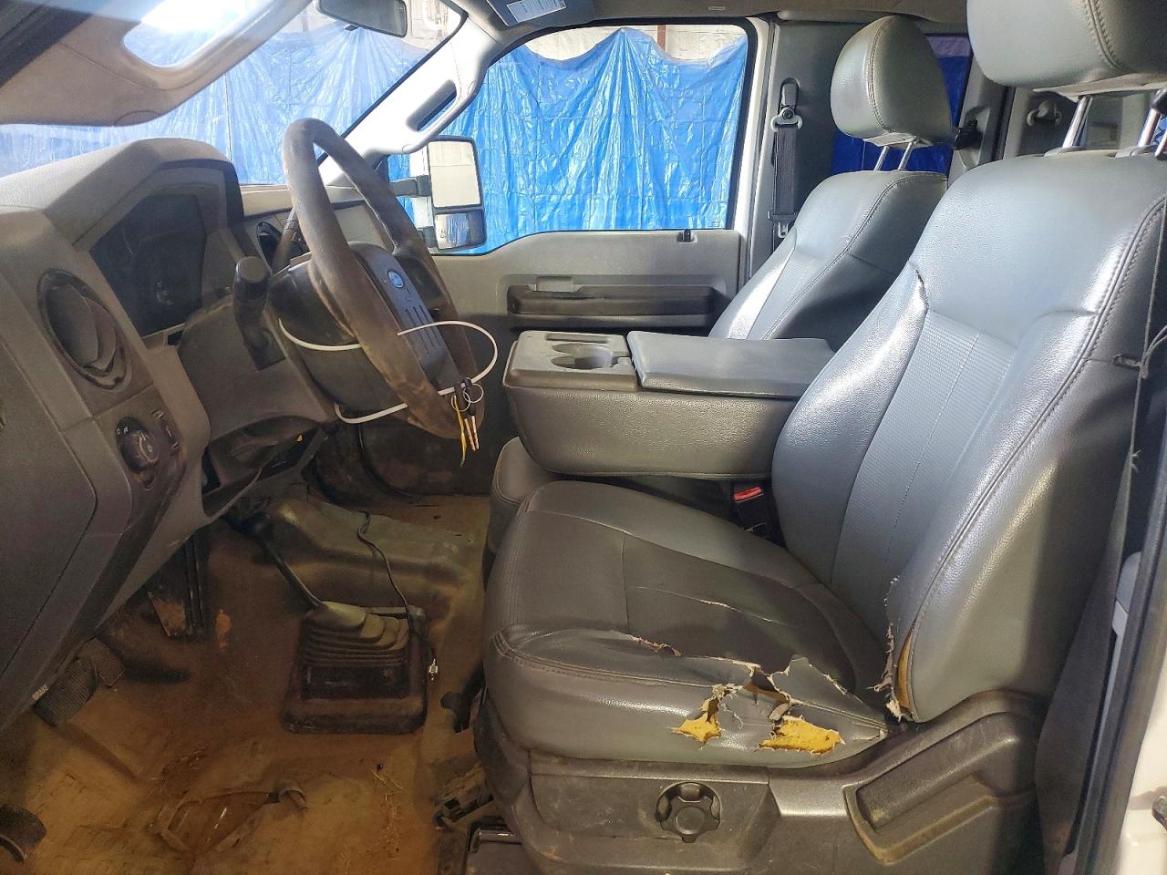 2015 Ford F250 Super Duty White vin: 1FT7X2B60FED10278