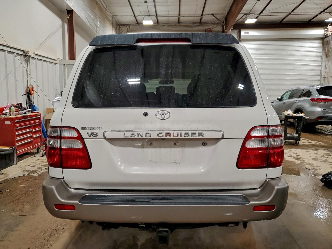 2004 Toyota Land Cruiser White vin: JTEHT05J642060396