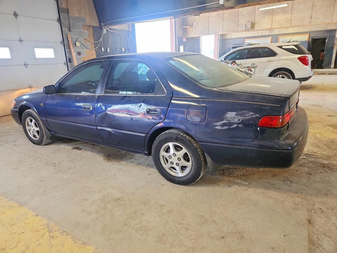 1999 Toyota Camry Le Blue vin: 4T1BG22K1XU500584