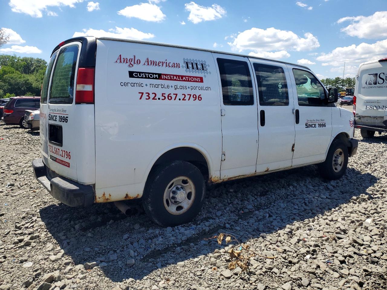 2008 Chevrolet Express G2500 White vin: 1GCGG25C881167494