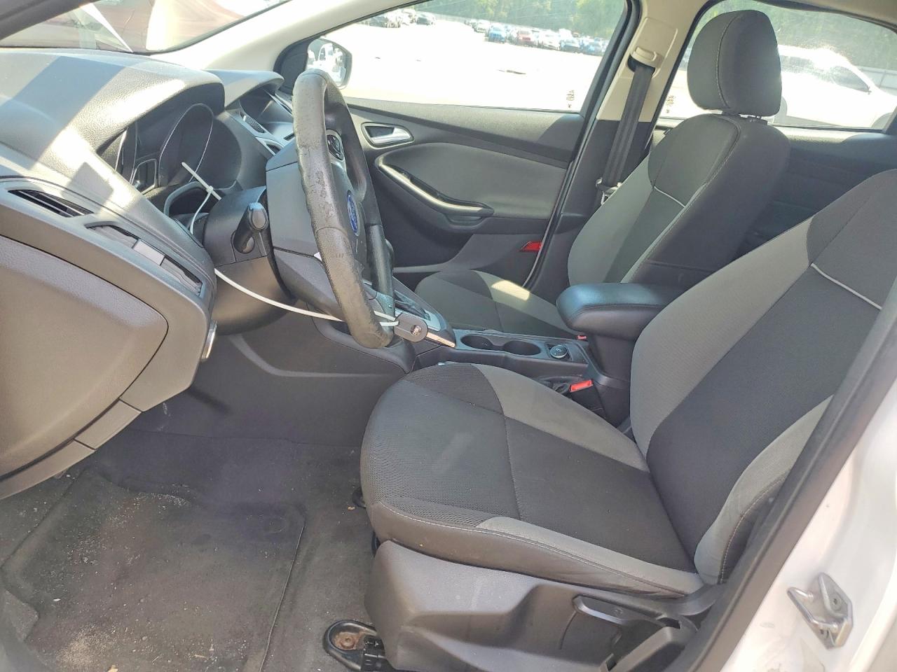 2014 Ford Focus Se White vin: 1FADP3K24EL334797
