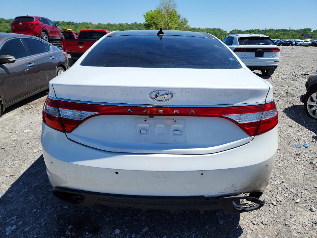 2012 Hyundai Azera Base White vin: KMHFH4JG8CA135324
