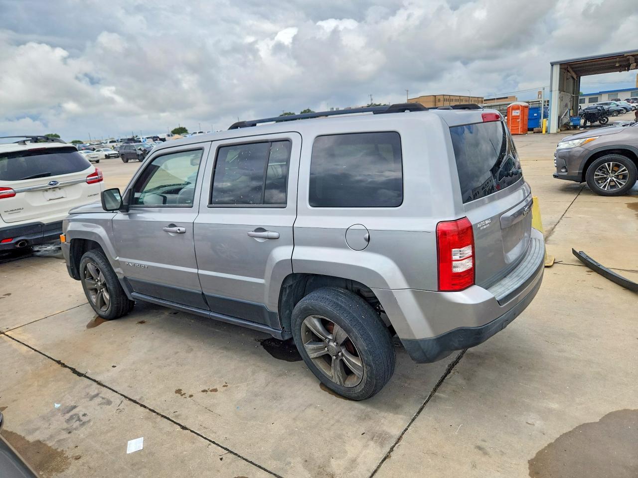 2015 Jeep Patriot Latitude Gray vin: 1C4NJPFA0FD126338
