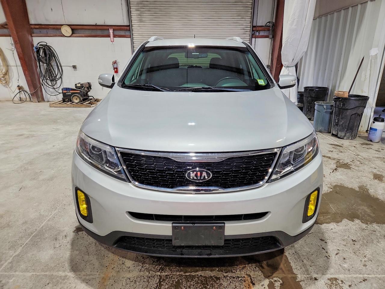 2015 Kia Sorento Lx Silver vin: 5XYKTDA75FG602186