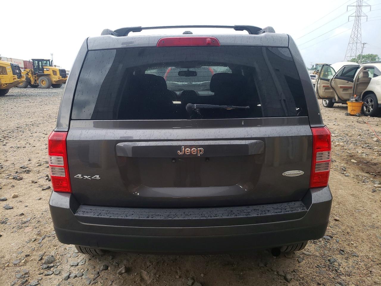 2014 Jeep Patriot Latitude Gray vin: 1C4NJRFB8ED908454