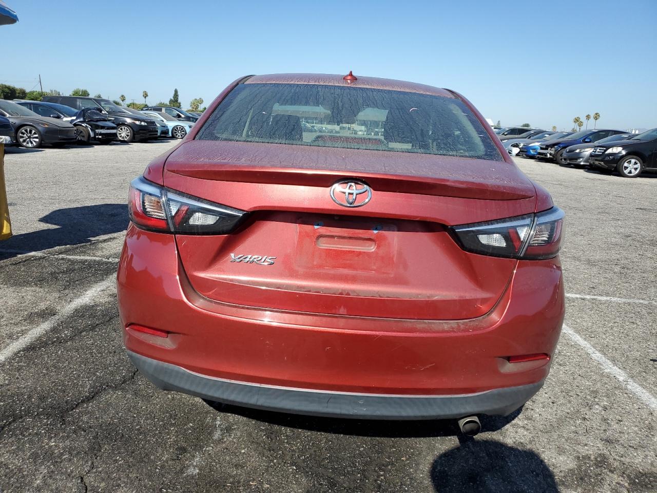 2019 Toyota Yaris L Red vin: 3MYDLBYV8KY517335