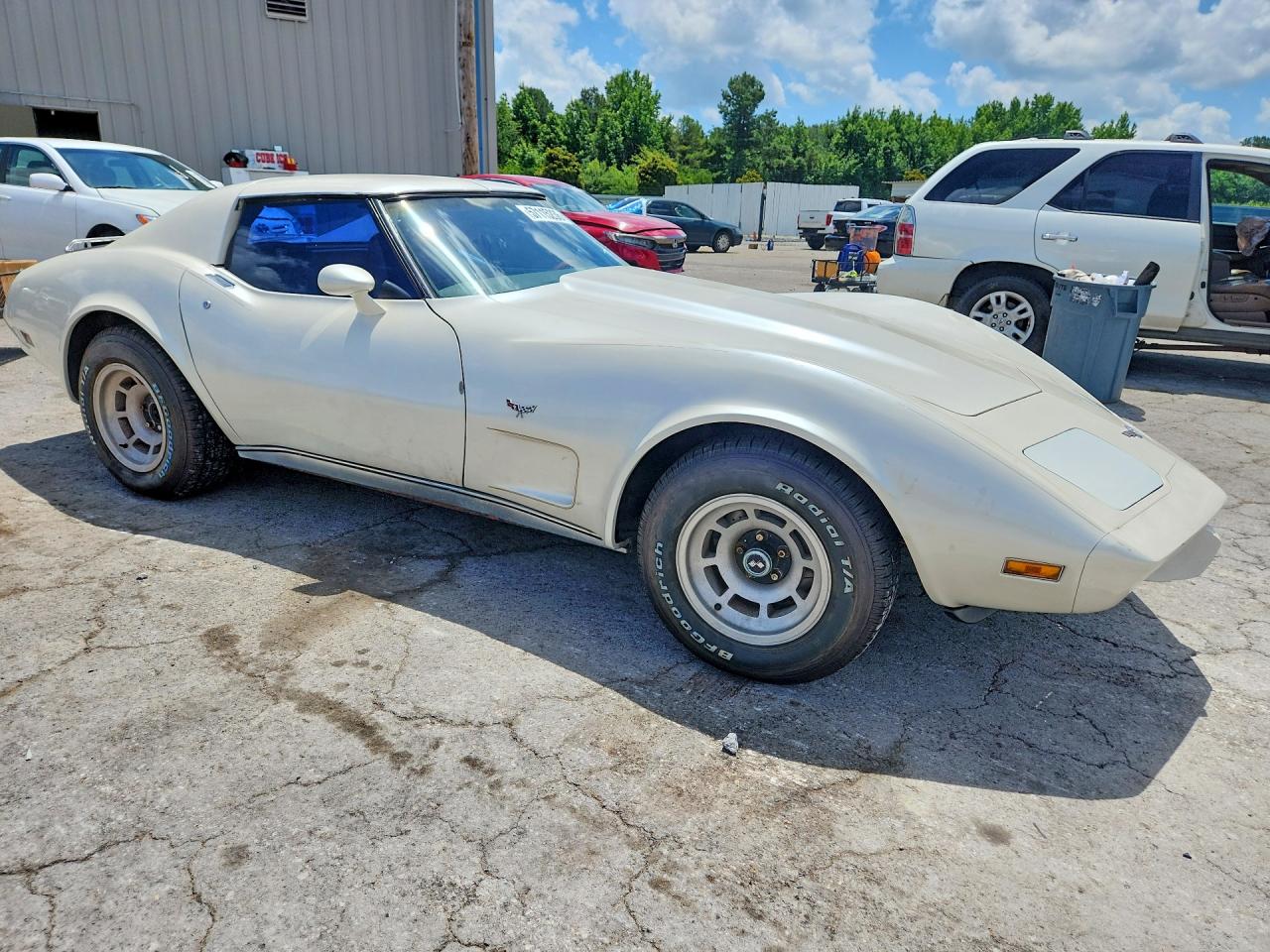 1977 Chevrolet Corvette White vin: 1Z37L7S438496