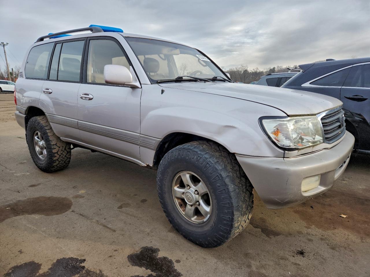 2002 Toyota Land Cruiser Silver vin: JTEHT05J322019981