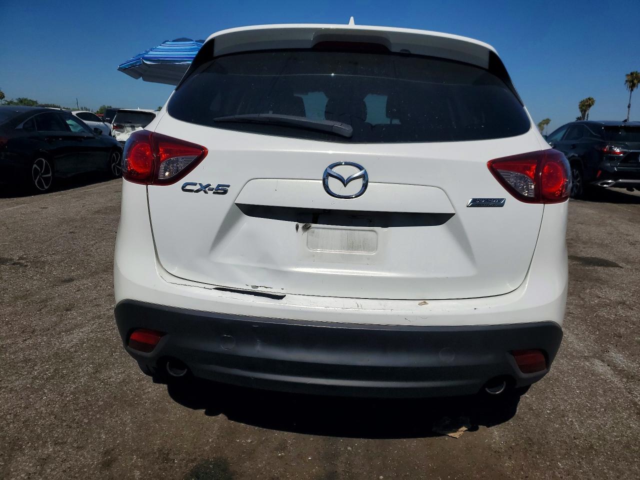 2016 Mazda Cx-5 Touring White vin: JM3KE2CY1G0681827