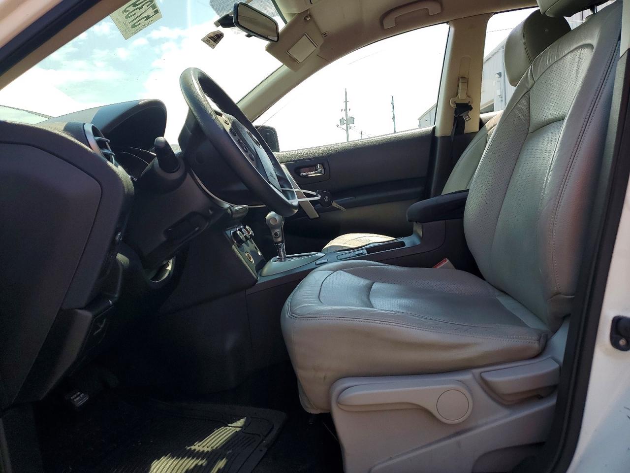 2015 Nissan Rogue Select S Белый vin: JN8AS5MT5FW650291