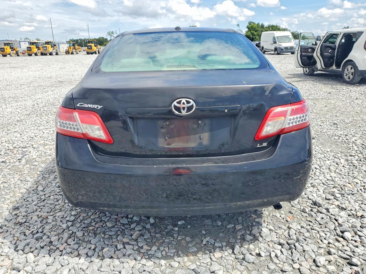 2011 Toyota Camry Le Black vin: 4T1BF3EK8BU176577
