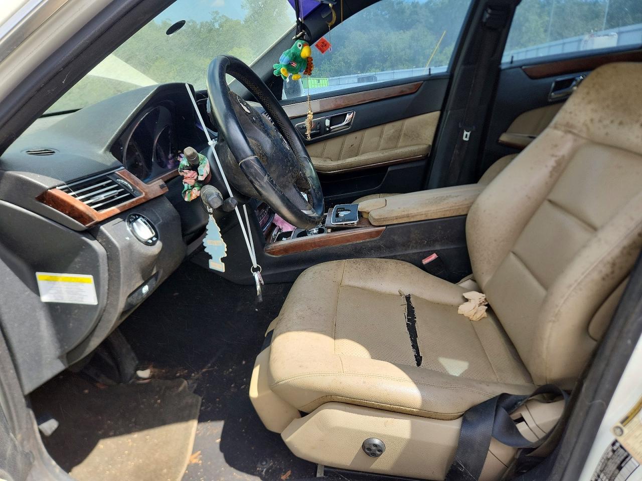 2010 Mercedes-benz E 350 White vin: WDDHF5GB3AA092096