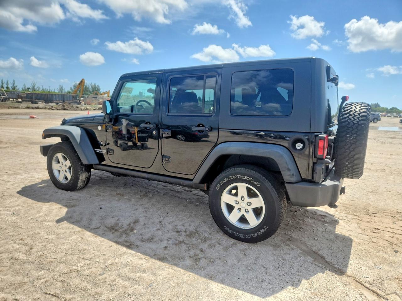 2010 Jeep Wrangler Unlimited Rubicon Black vin: 1J4HA6H12AL187929