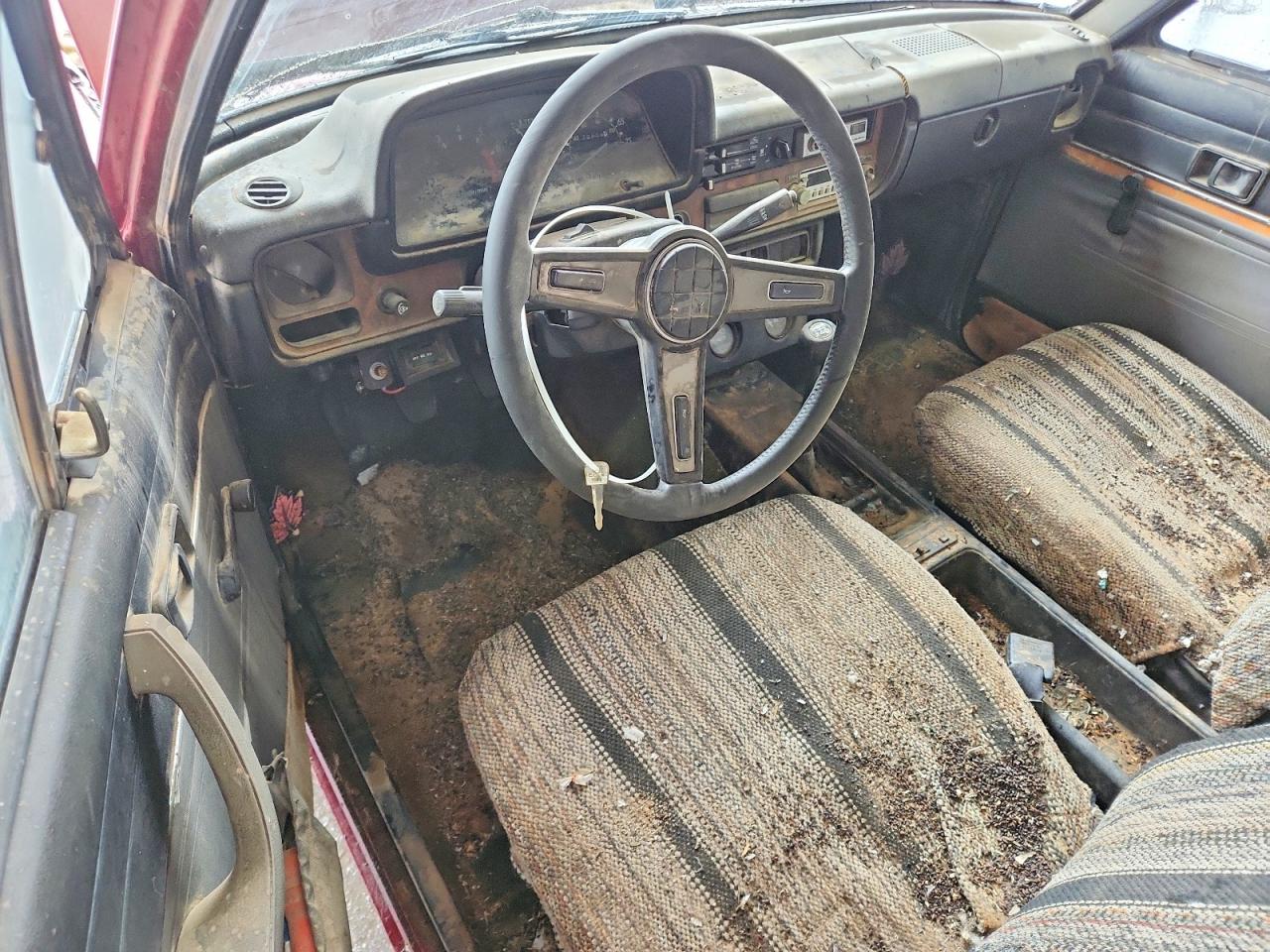 1983 Toyota Pickup Sr5 Red vin: JT4RN44S3D1102131