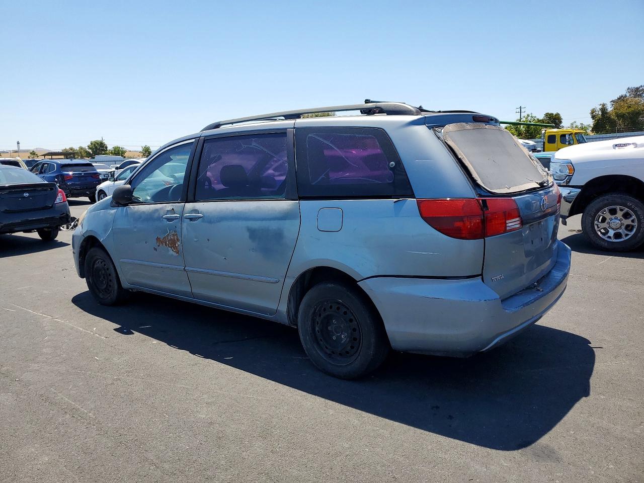 2004 Toyota Sienna Ce 8 Passenger Blue vin: 5TDZA23C34S138043