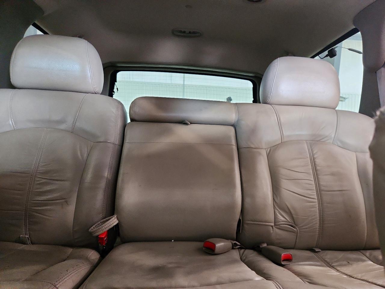 2001 Chevrolet Tahoe K1500 Red vin: 1GNEK13T61R117551