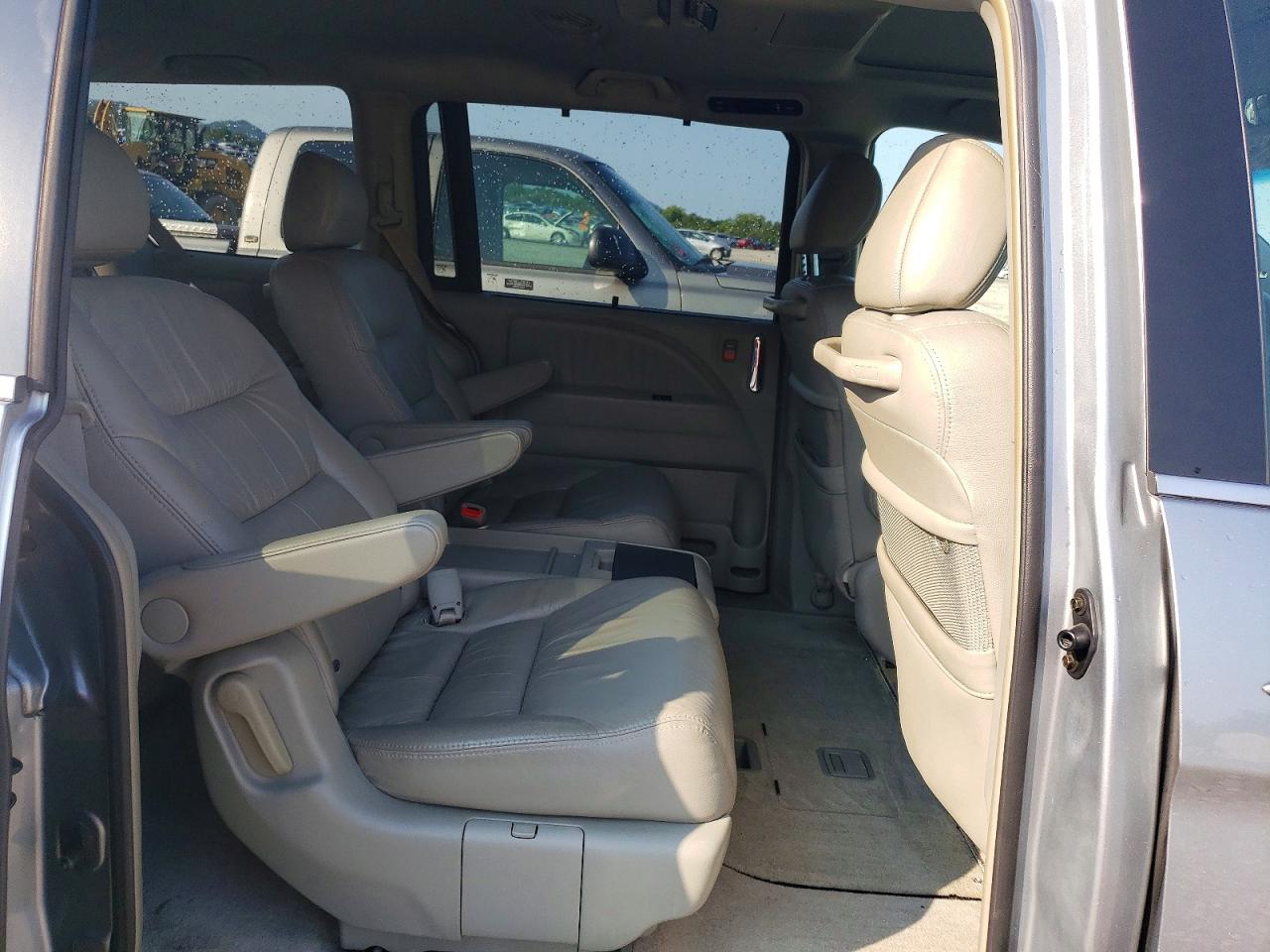 2006 Honda Odyssey Touring Silver vin: 5FNRL38886B085416