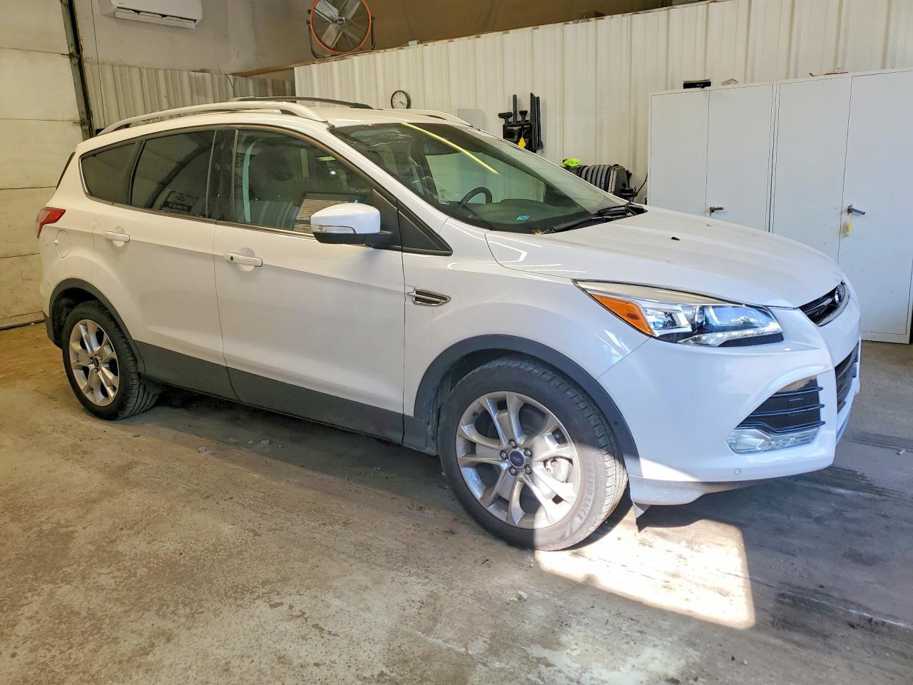 2016 Ford Escape Titanium White vin: 1FMCU9JX0GUB85277