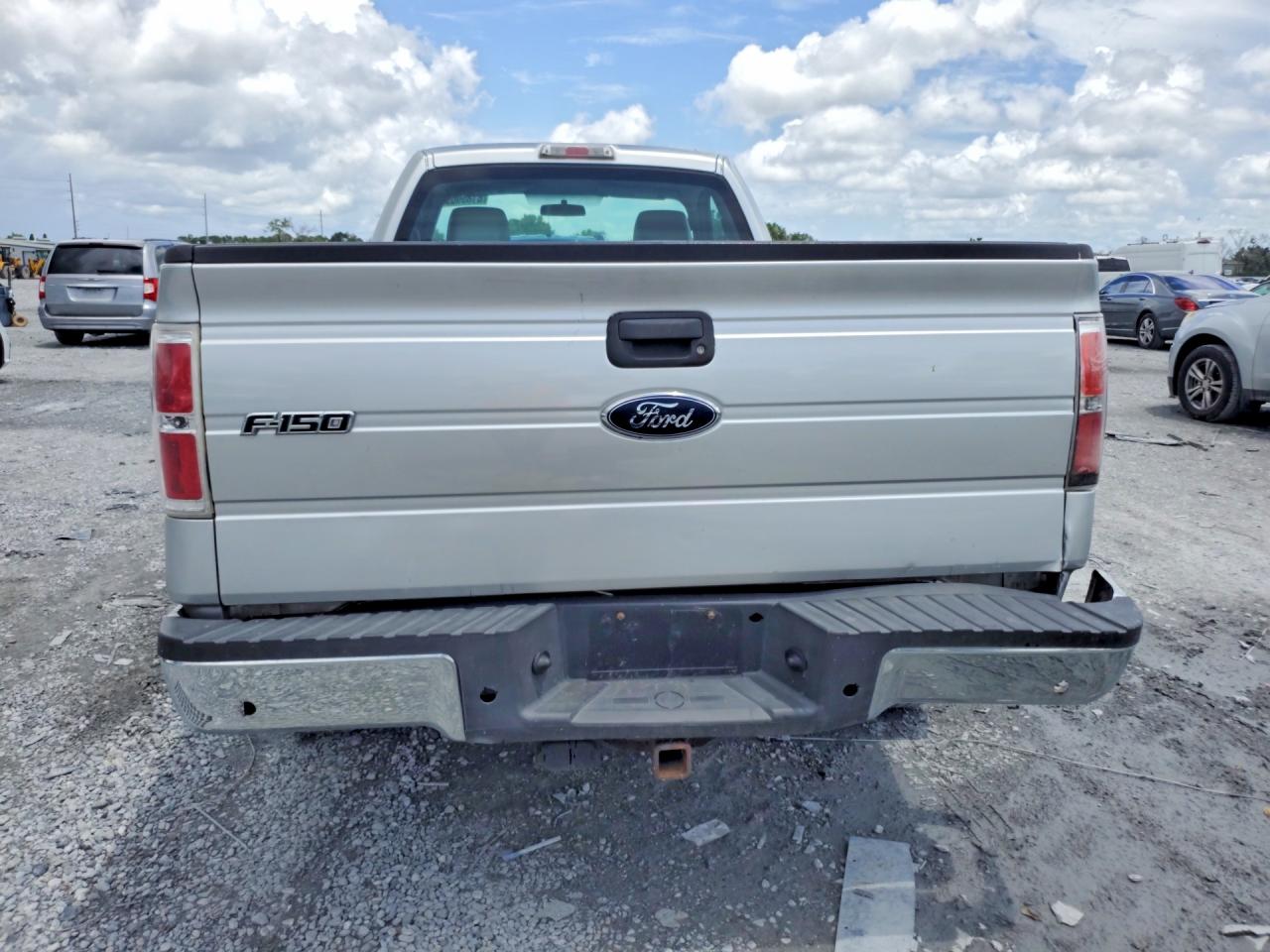 2010 Ford F150 Silver vin: 1FTMF1CW0AKC19116